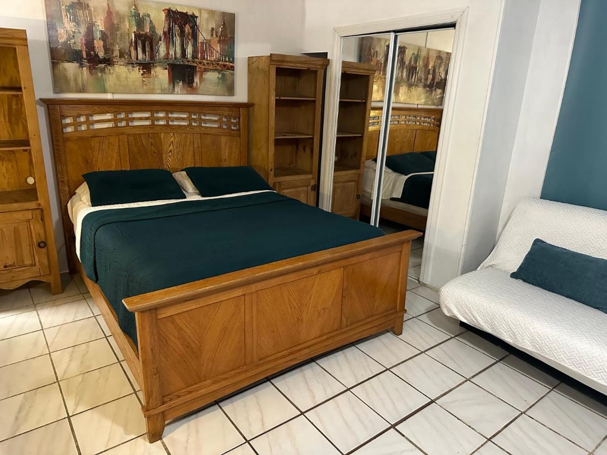 Cozy Queen Bed Studio With 60 Inch Smart Tv, Netflix, Airplay, Mini-Fridge, And 500 Mbps Wifi Near Fiu, Dolphin Mall, Airport Μαϊάμι Εξωτερικό φωτογραφία