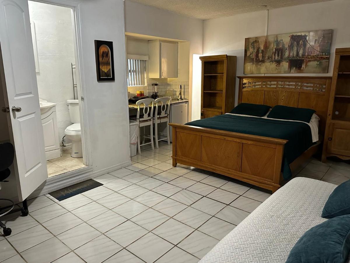 Cozy Queen Bed Studio With 60 Inch Smart Tv, Netflix, Airplay, Mini-Fridge, And 500 Mbps Wifi Near Fiu, Dolphin Mall, Airport Μαϊάμι Εξωτερικό φωτογραφία